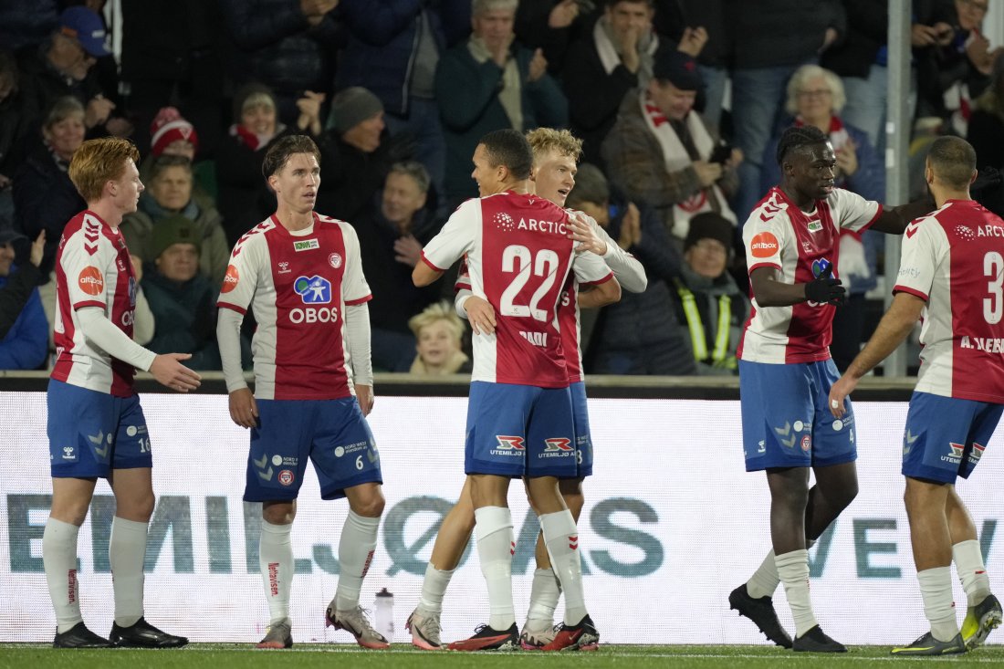 <em>Simen Hestnes var siste KFUM-spiller på 1-0-målet. Foto: Cornelius Poppe / NTB</em>