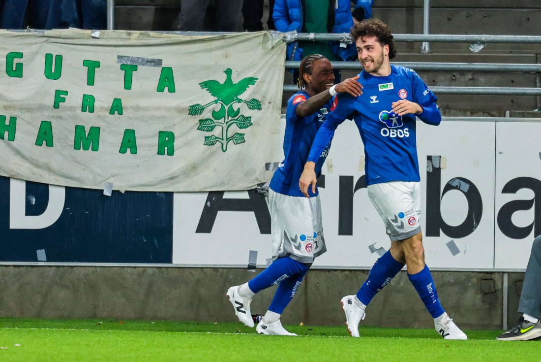 Håkon Hoseth skallet inn 2-0. Foto: Geir Olsen / NTB