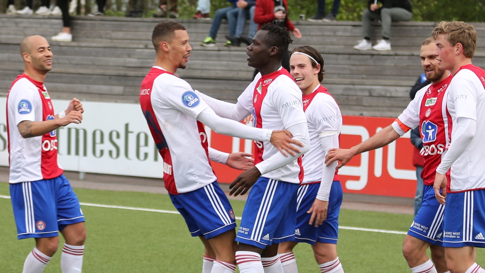 Fire av disse seks gutta kom på Rundens lag. Foto: Guttorm Lende